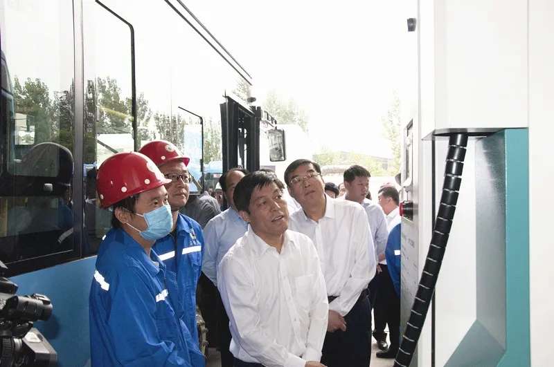 淄博能源加氫站暨燃料電池客車(chē)投運(yùn)正式啟動(dòng)(圖2)